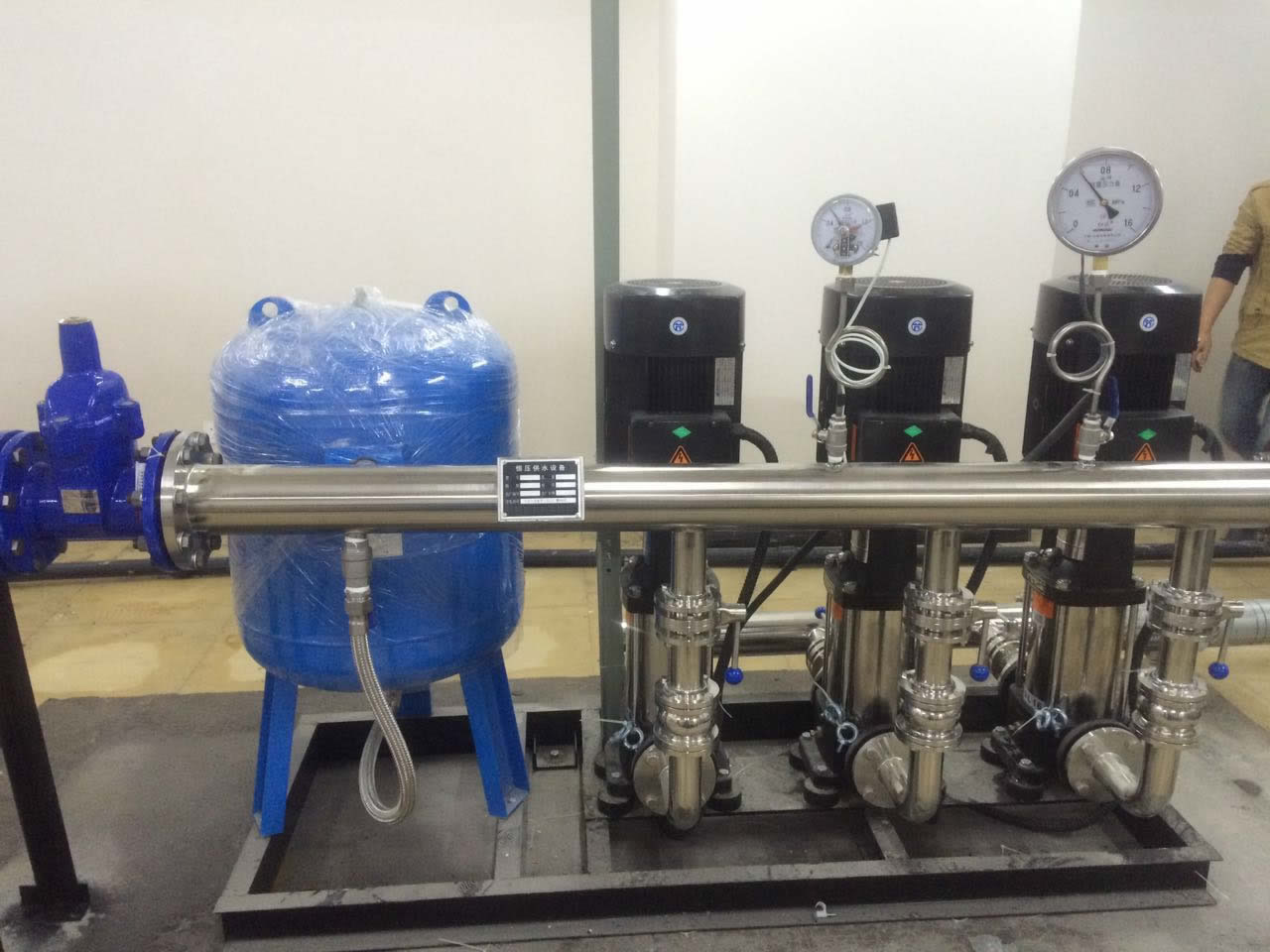 基于PLC的电厂恒压变频供水改造设备